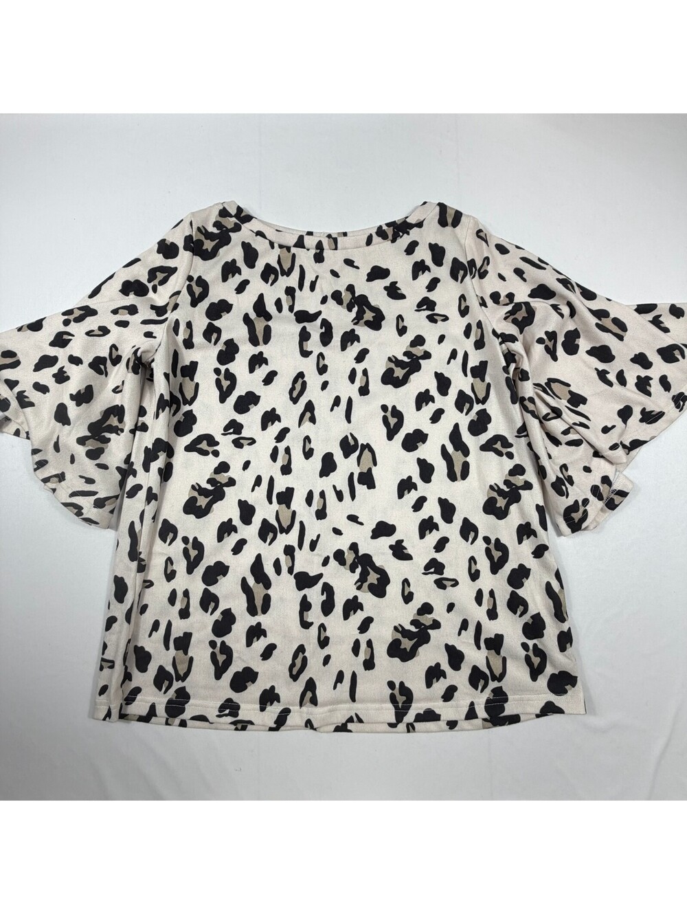 Tickled Teal Women's Medium Animal Print Bell Sleeve Top